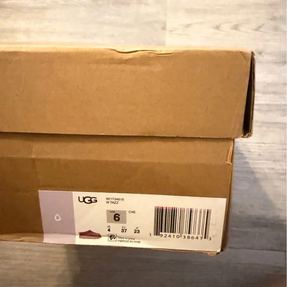 UGG Tasman in Brown and Red - Picture 9 of 9